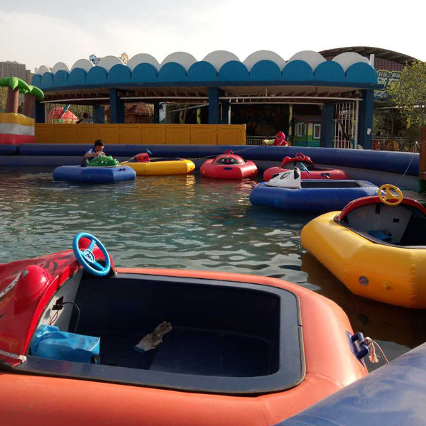 FRP electric bumper boat